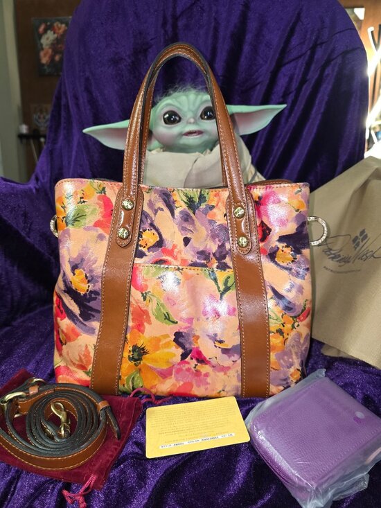 Spring 2022 Lookbook – Patricia Nash Patricia Nash Darby Tote in Rain Forest